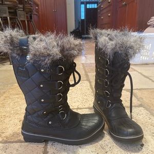 Women’s Sorel snow boots size 7